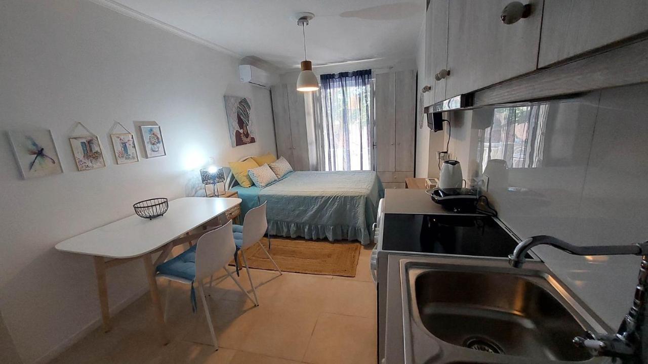 Nias Studio Apartamento Perama  Exterior foto